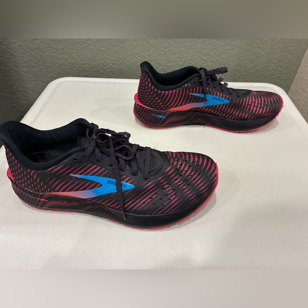 Brooks Hyperion Tempo Mens Size 9.5 Black Pink Blue Running Athletic Shoes